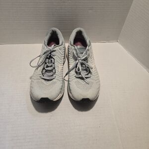 Women running shoes‎